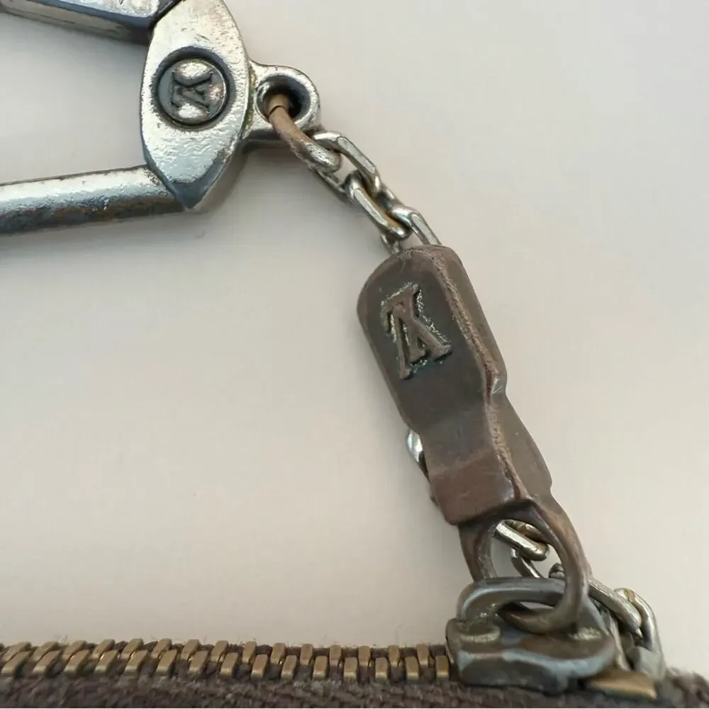 Louis Vuitton vintage small key holder Authentic - Picture 3 of 7